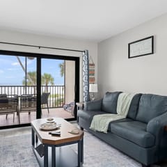 Gulfside Escape Beach Access, Pool & Gulf Views