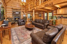 Beautiful Log Cabin 3BR, Loft, Games, Hot Tub - Image 2