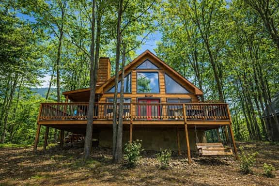 Charming Smoky Mtn Cabin with Hot Tub & Arcade - Image 1