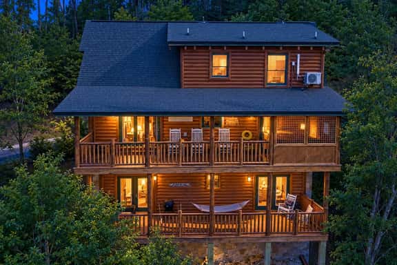 Perfect Mtn View Lodge Hot Tub, 5BR Sleeps 18! - Image 1