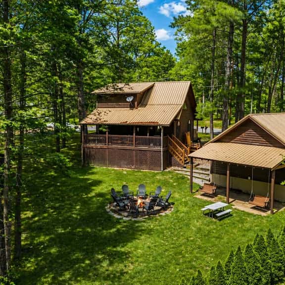 Perfect Smoky Family Retreat, Backyard, 2 Cabins! - Image 1