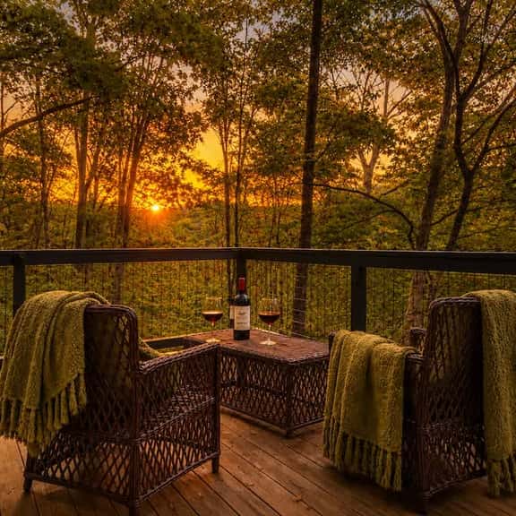 Jeep Friendly Smoky Mountain Cabin with Views - Image 1