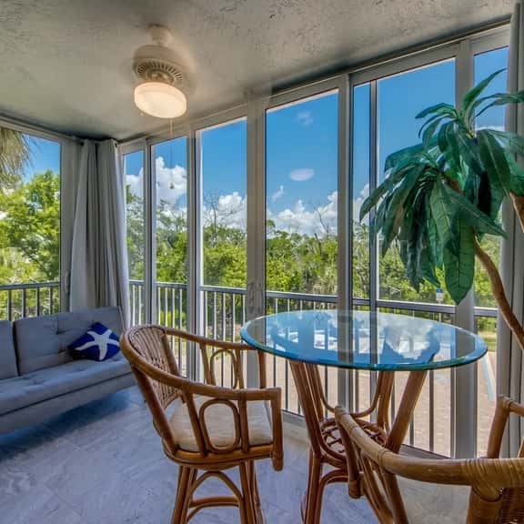 South end 2BR 2BA Across Street from Beach - Image 1