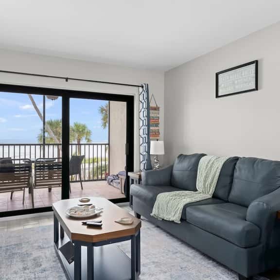 Gulfside Escape Beach Access, Pool & Gulf Views - Image 1