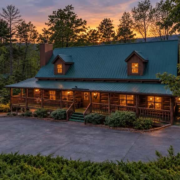 Beautiful Log Cabin 3BR, Loft, Games, Hot Tub - Image 1