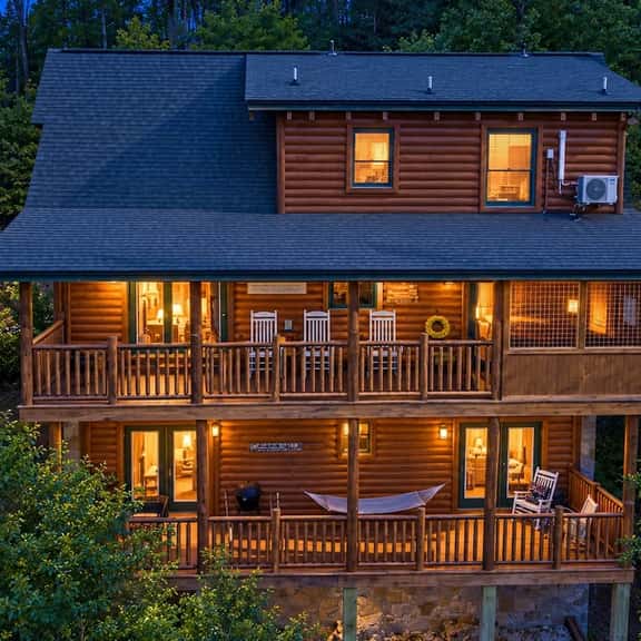 Perfect Mtn View Lodge Hot Tub, 5BR Sleeps 18! - Image 1