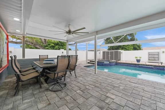 The Pool House Spa, Game Room & Home Gym - Image 4