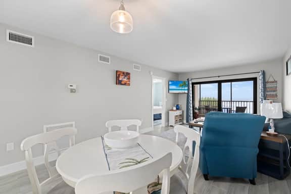 Gulfside Escape Beach Access, Pool & Gulf Views - Image 5